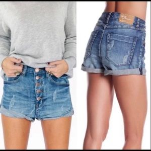 One by One Teaspoon Lovers Shorts size 26